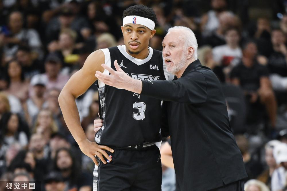 两队在前三 两队在前三